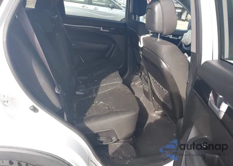 2015 Kia Sorento Lx V6 z USA, uszkodzony, nr VIN 5XYKTDA71FG659114